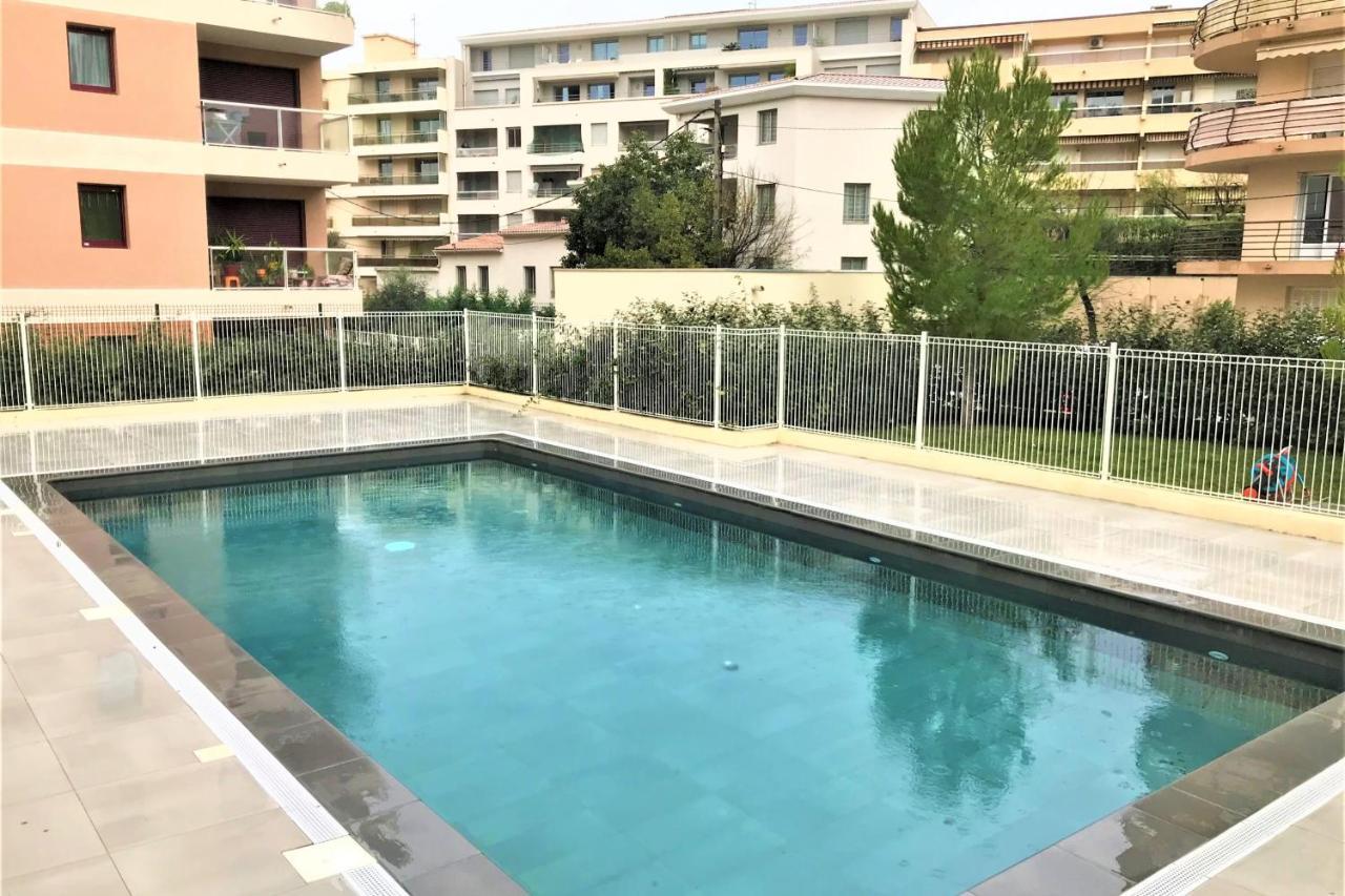 Centre Juan Les Pins 1 Bedroom With Ac, Swimming Pool And Parking Buitenkant foto