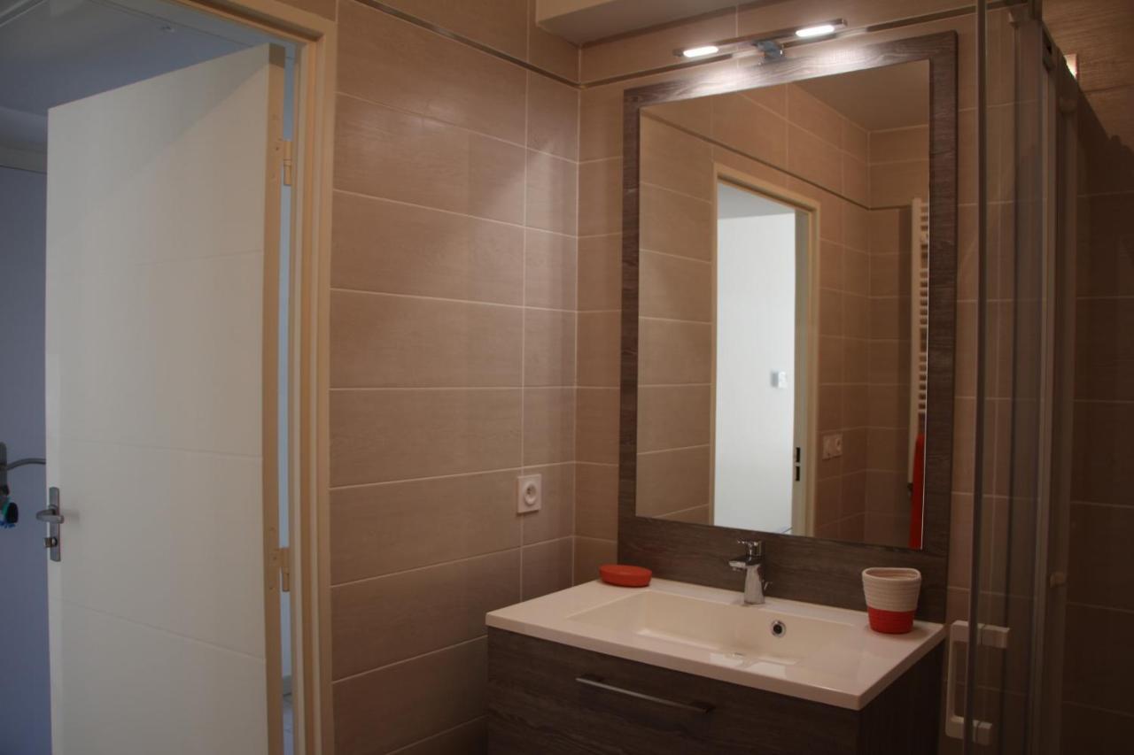 Centre Juan Les Pins 1 Bedroom With Ac, Swimming Pool And Parking Buitenkant foto